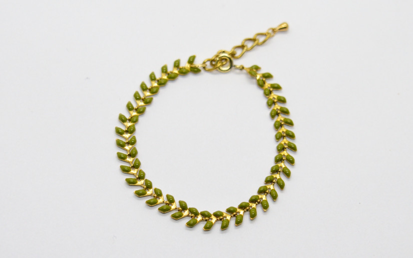 Olive Chevron Armband