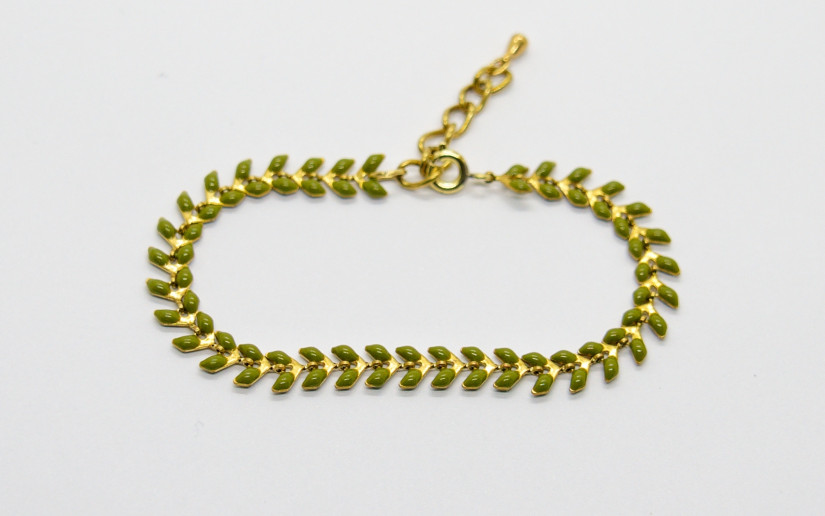 Olive Chevron Armband