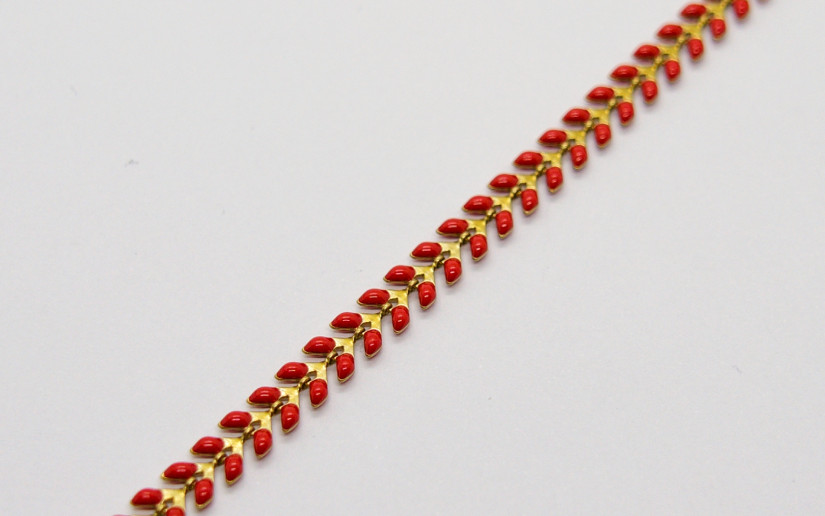 Rotes Chevron Armband