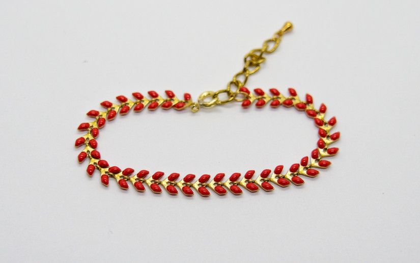 Rotes Chevron Armband