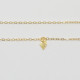 Zierliche goldene Halskette mit kleinem Rhombus-Anhänger