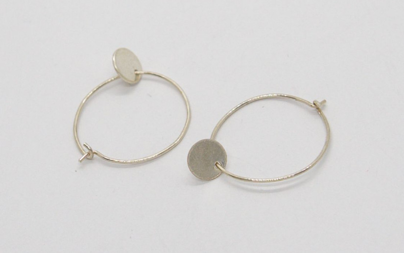 Schlichte Creolen mit silber  Plättchen