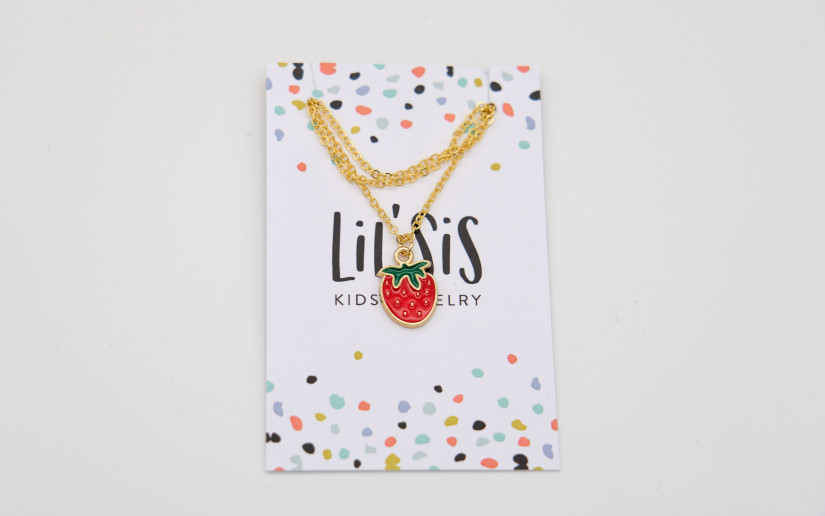 Goldene Halskette mit Erdbeere